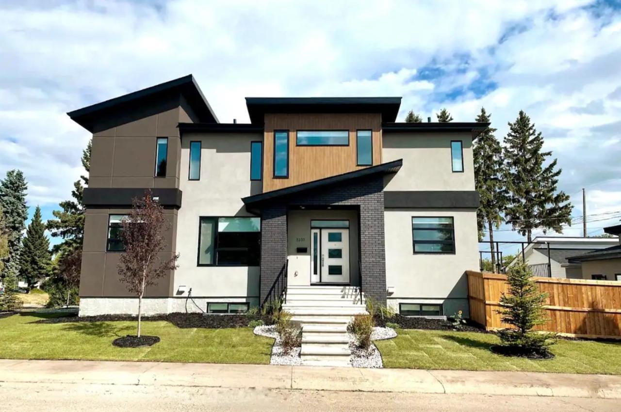 Bright Modern Home - King Bed - Free Parking - Fireplace - Fast Wi-Fi - Free Netflix Edmonton Exterior foto